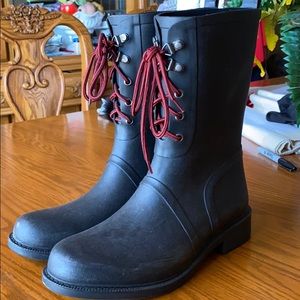 black rain boots
